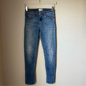 Acne Studios Women’s Lightwash Skin 5 Vintage Jeans Size 27/32